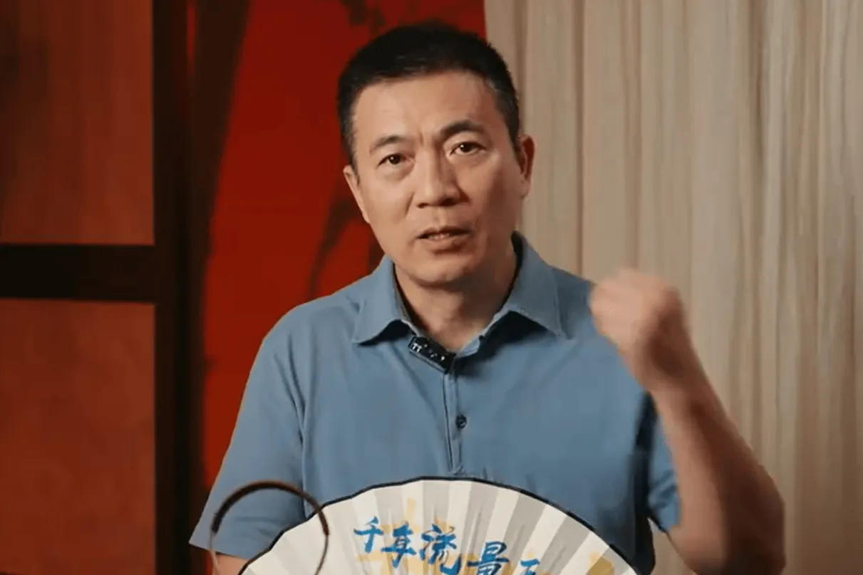 黄健翔:中国足球现在赢谁都没把握没有资格既要又要的简单介绍